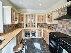 Kitchen- click for photo gallery